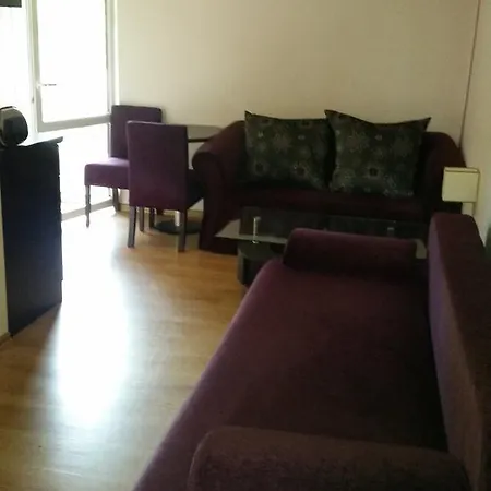 Plazowa 14 Проживание в семье Ровы